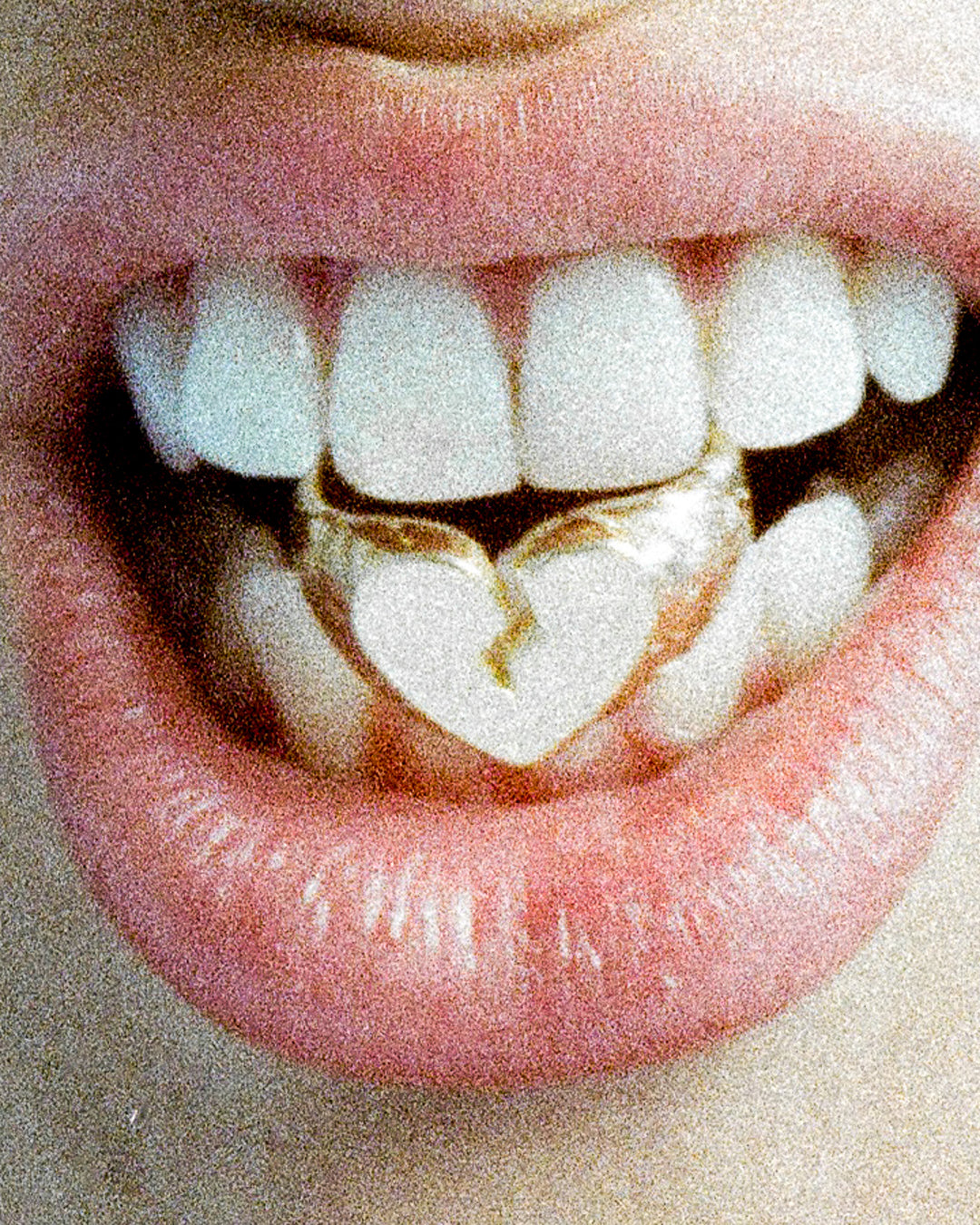 Broken Heart Signet I Gold