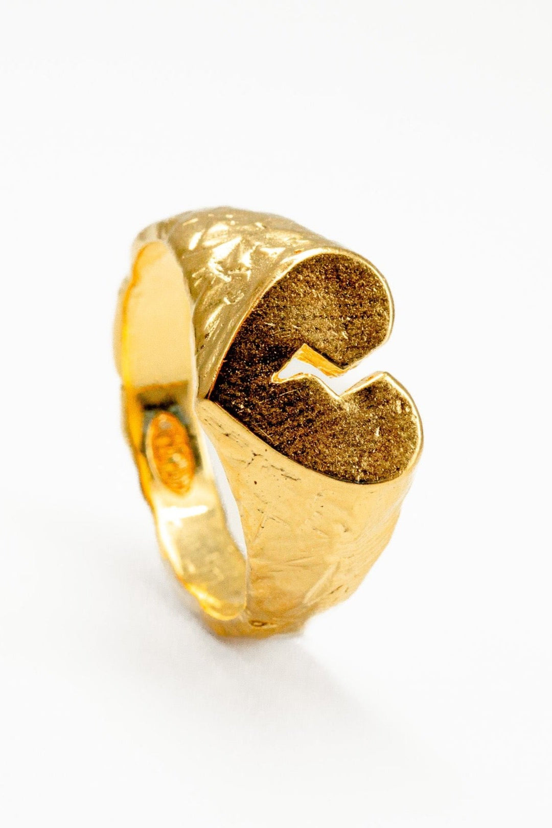 Broken Heart Signet I Gold