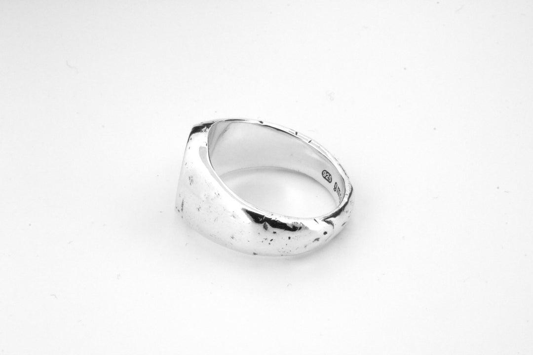 Webbed Signet