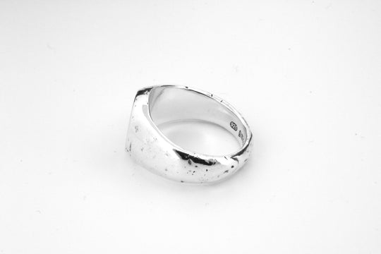 Webbed Signet