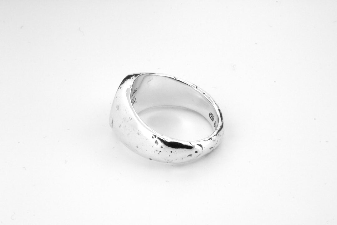 Webbed Signet