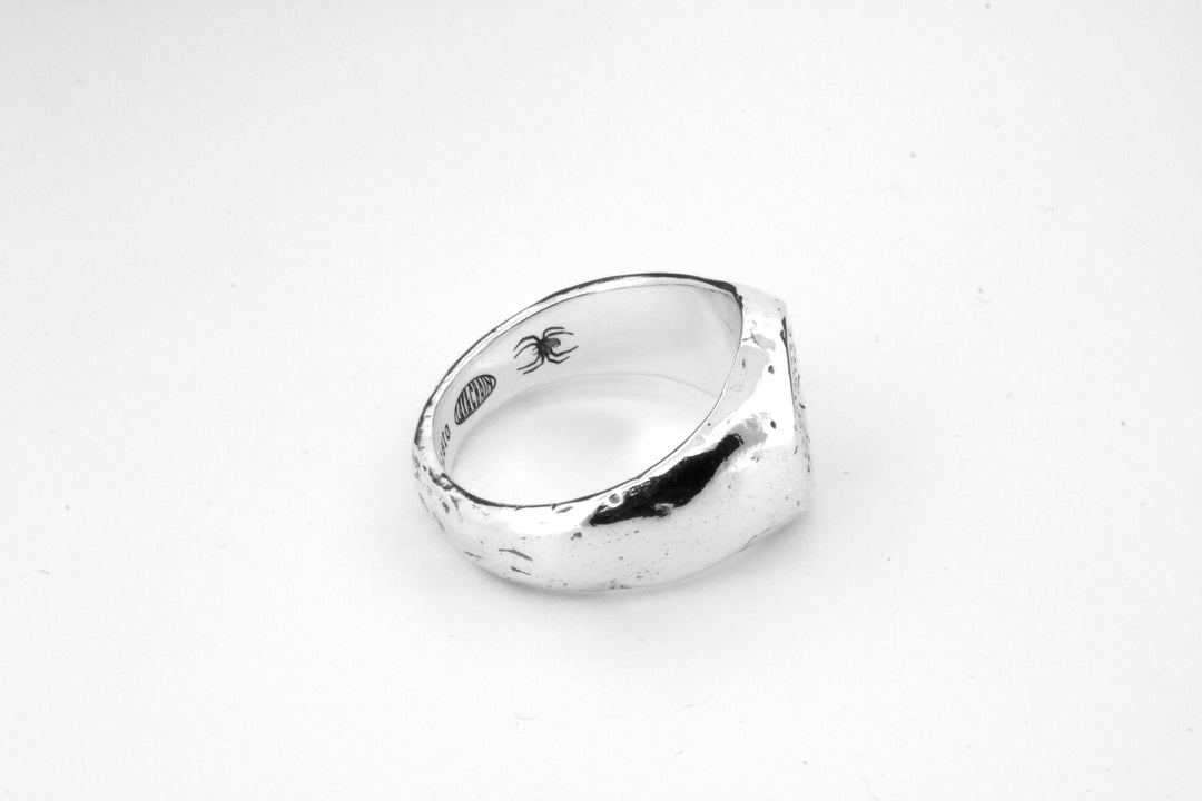 Webbed Signet