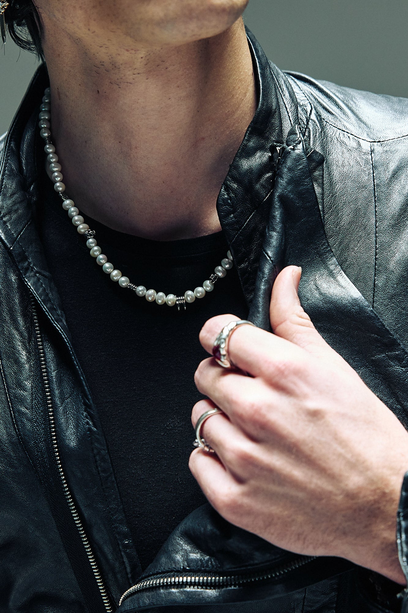 Disunion Pearl Necklace