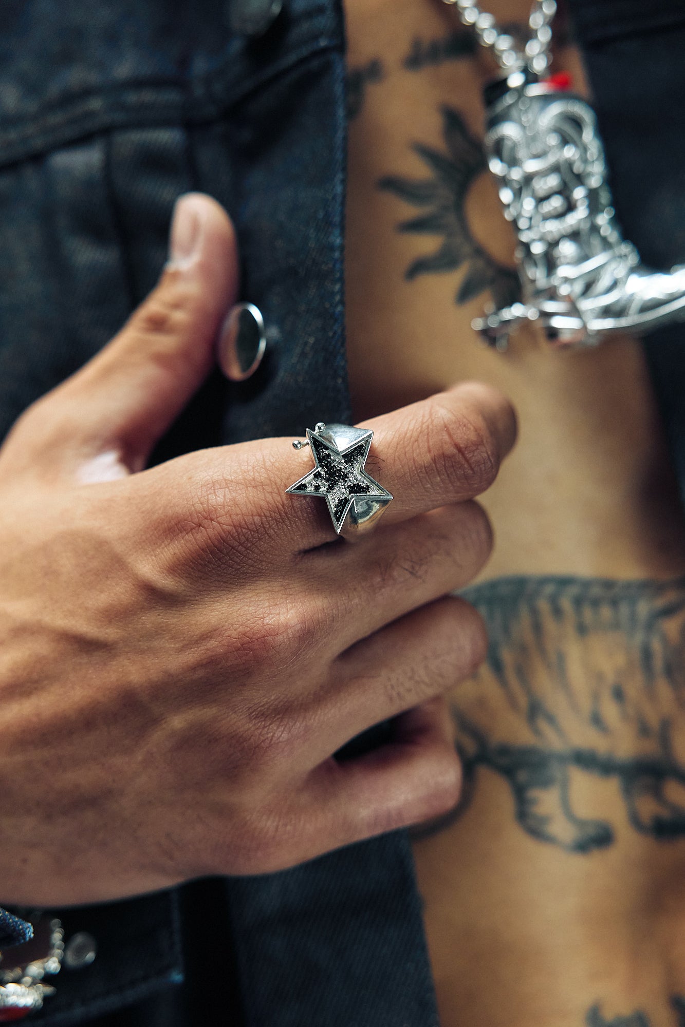 Rockstar Signet - Cowpunch