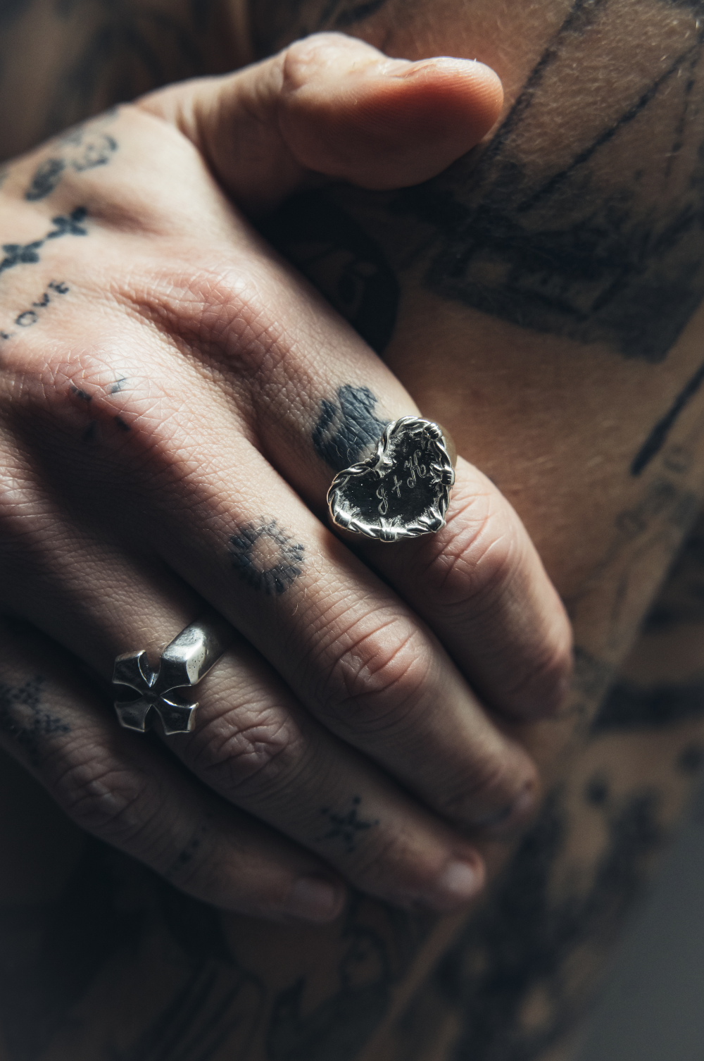 Barbwire Heart Signet