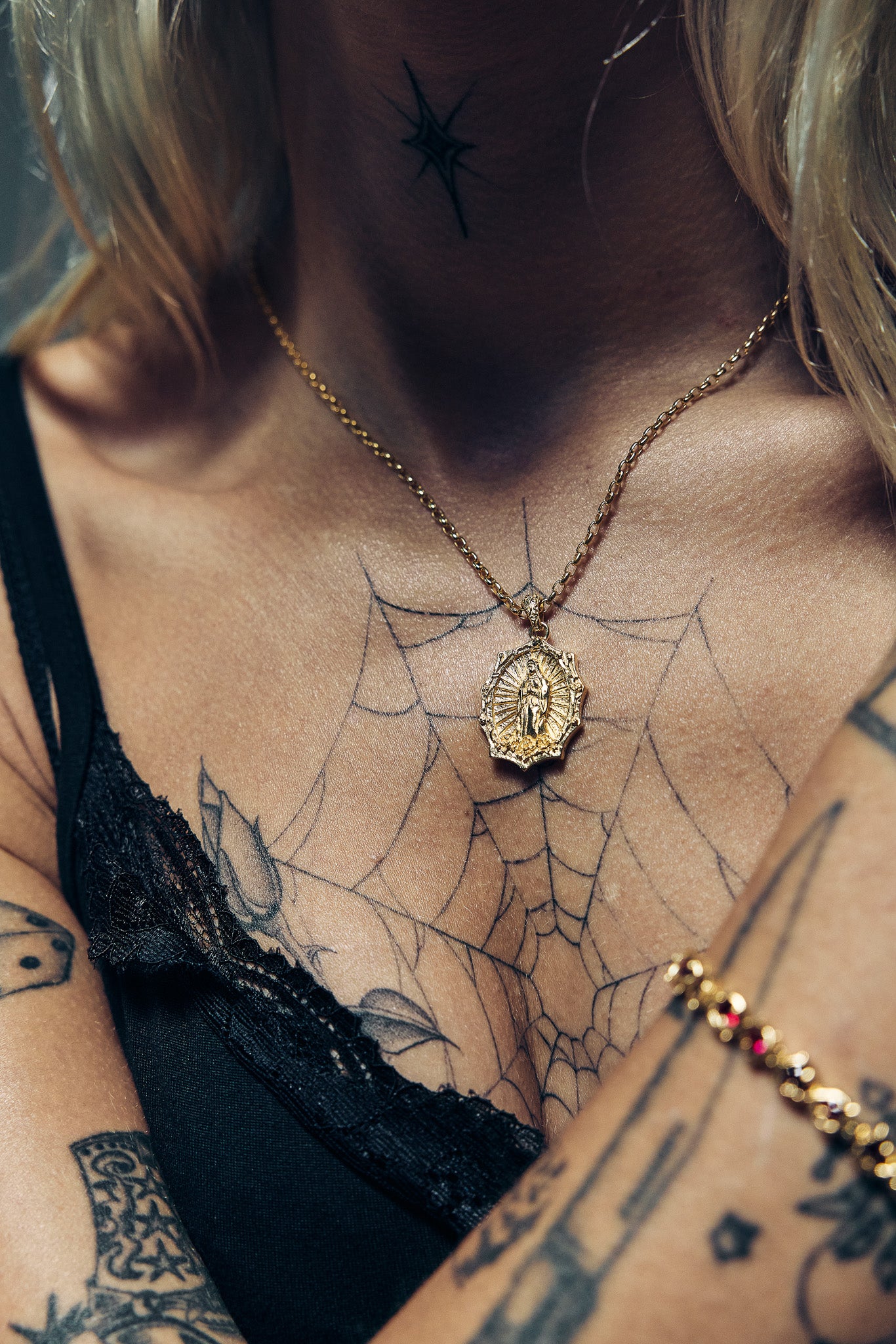 Ave Maria Necklace | Gold