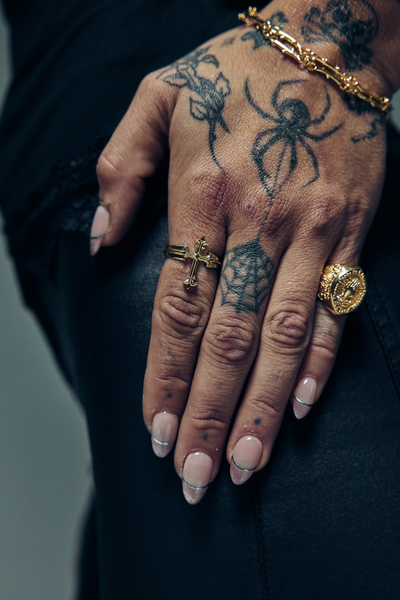 Redemption Signet | Gold