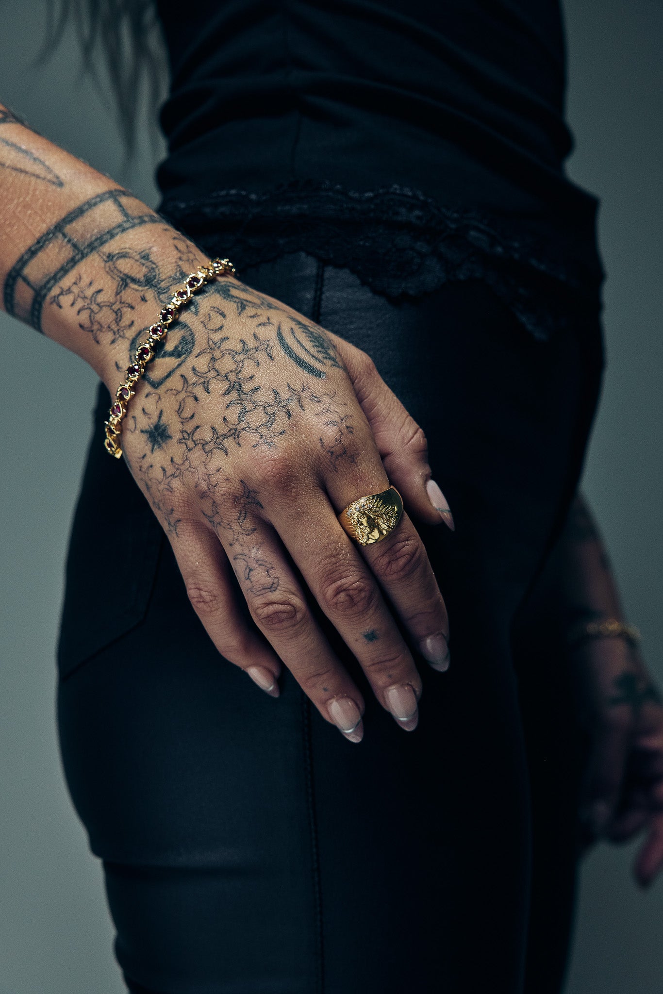 Needles Bracelet - Crimson | Gold
