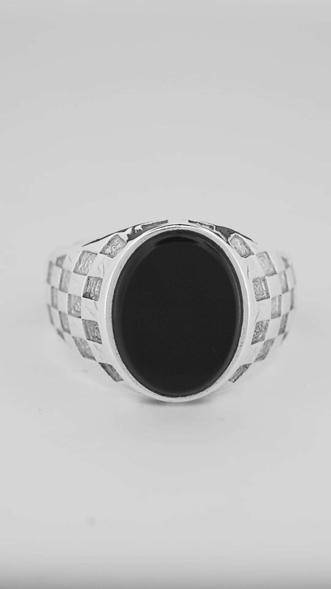 Checkered Signet - Onyx