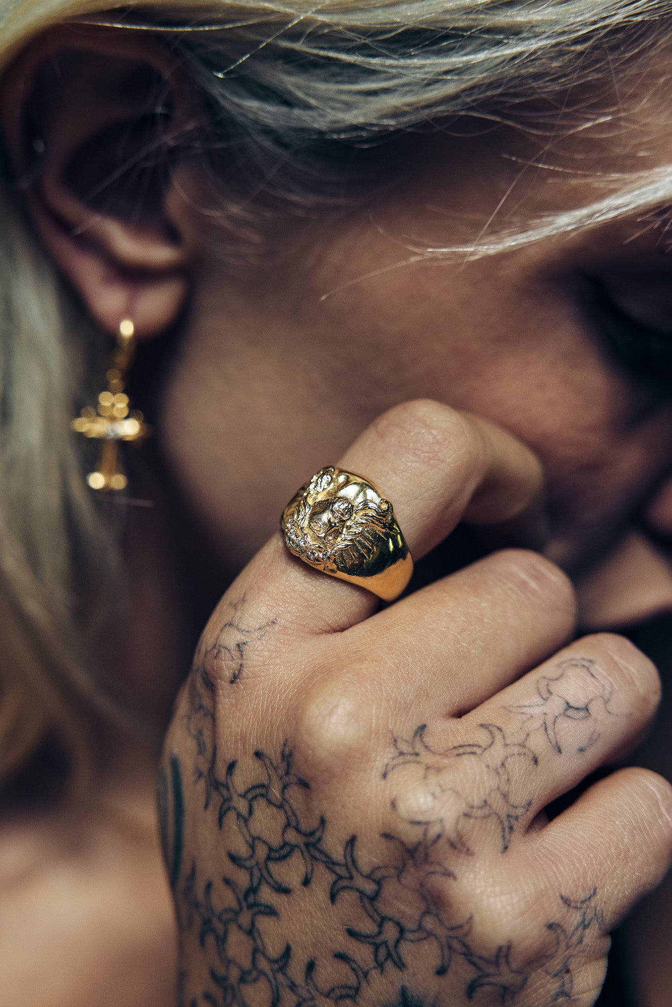 Saviour Signet | Gold