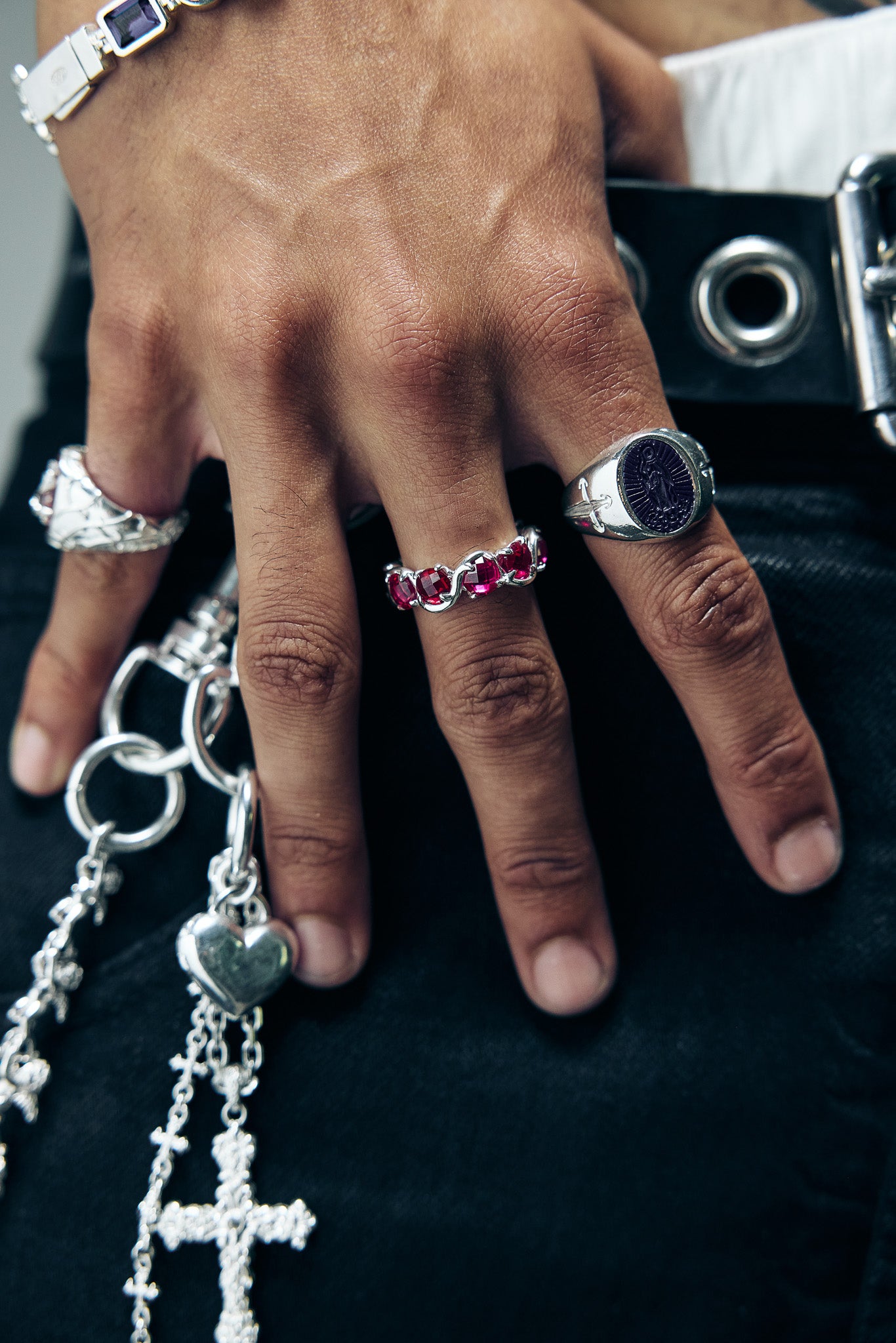 Sacred Vine Ring - Crimson – Lox & Chain